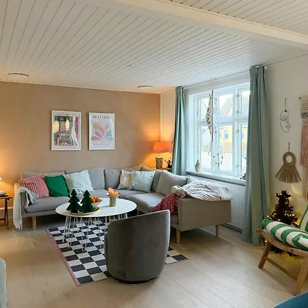 Casa de Férias Cozy And Colorful House Close On Bornholm *