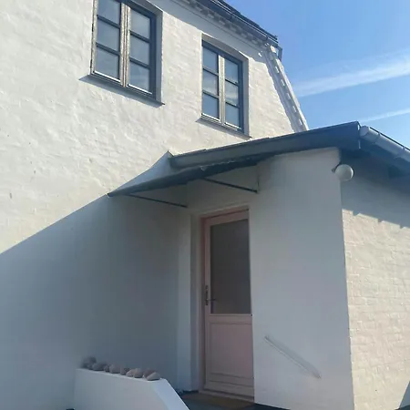 Casa de Férias Cozy And Colorful House Close On Bornholm